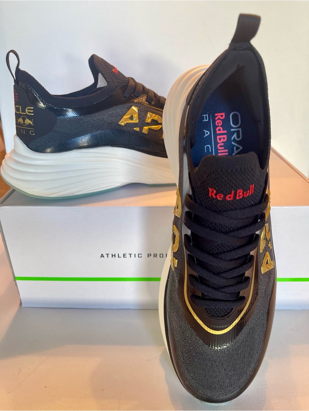 NIB APL LIMITED EDITION PODIUM ORACLE REDBULL RACING TECHLOOM DREAM  BLK/RED/24K - Picture 3 of 17